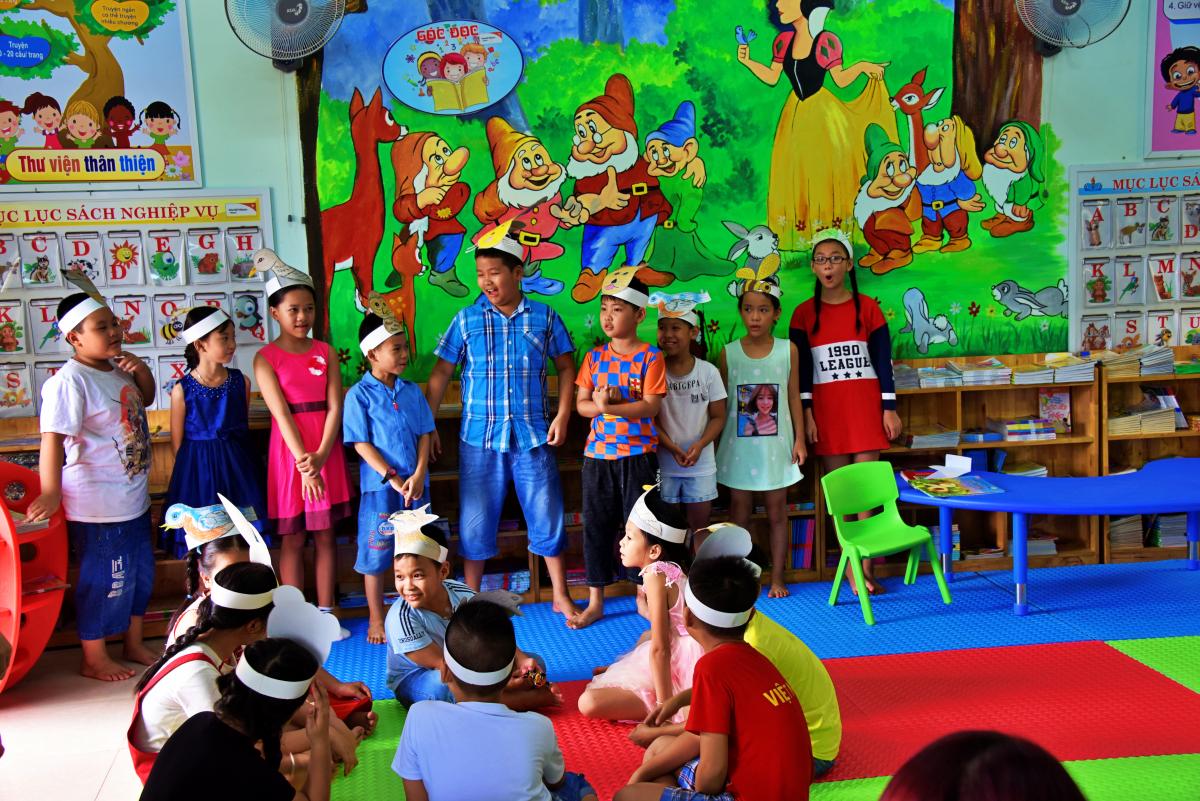 Story-telling by the children in the libraries supported by World Vision