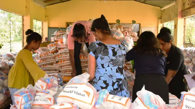 Distribution of food assistance and livelihood support items